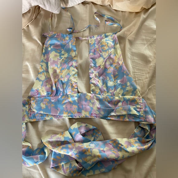 Satin Cropped tie top - Picture 3 of 4